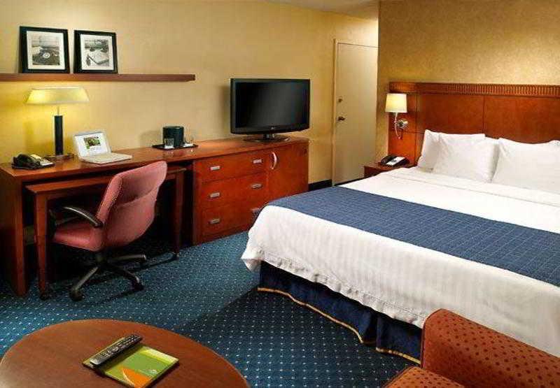 Hotel Courtyard By Marriott Augusta Habitación foto